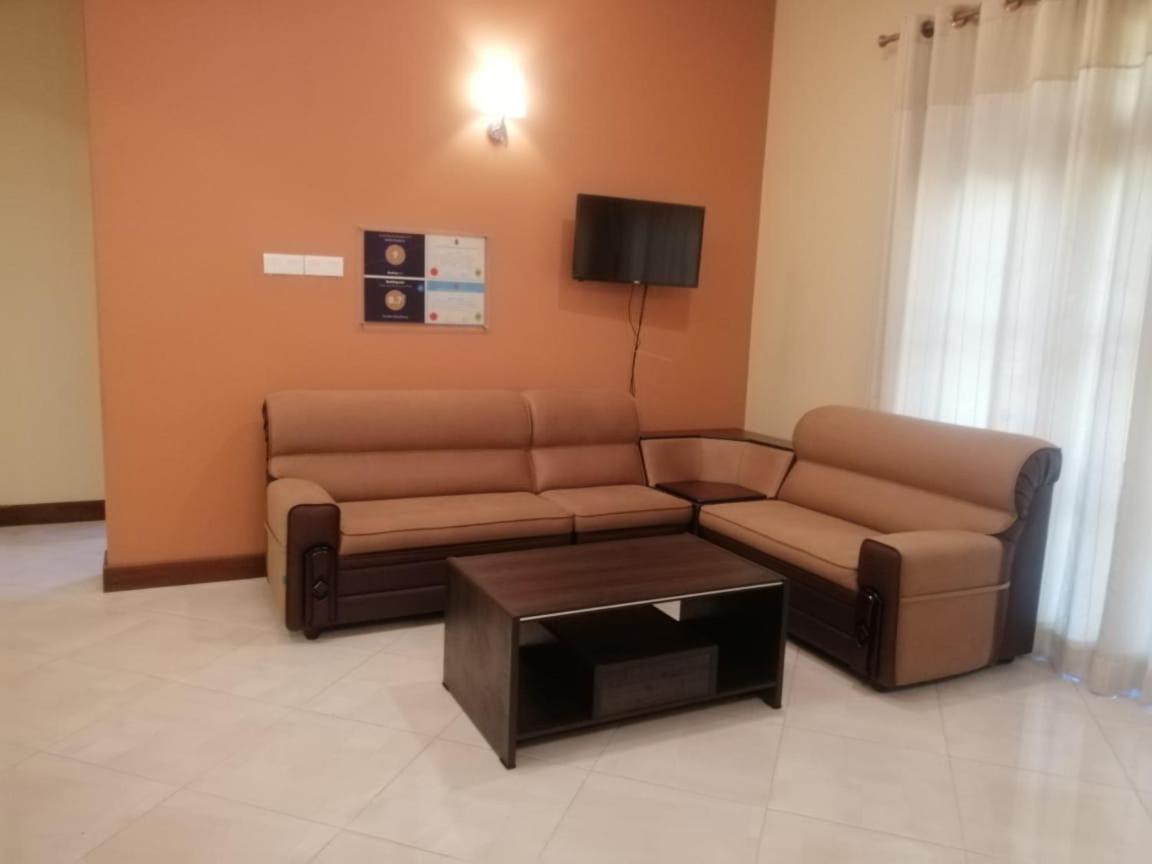 Golden Residence Anuradhapura Ngoại thất bức ảnh