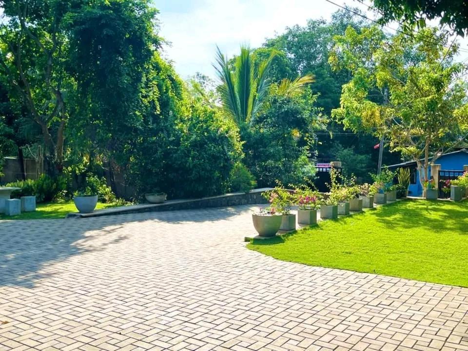 Golden Residence Anuradhapura Ngoại thất bức ảnh