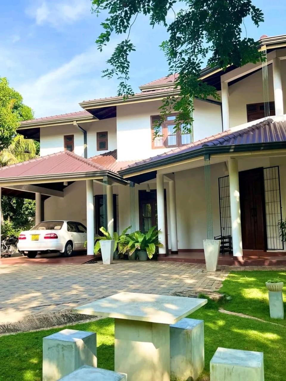 Golden Residence Anuradhapura Ngoại thất bức ảnh
