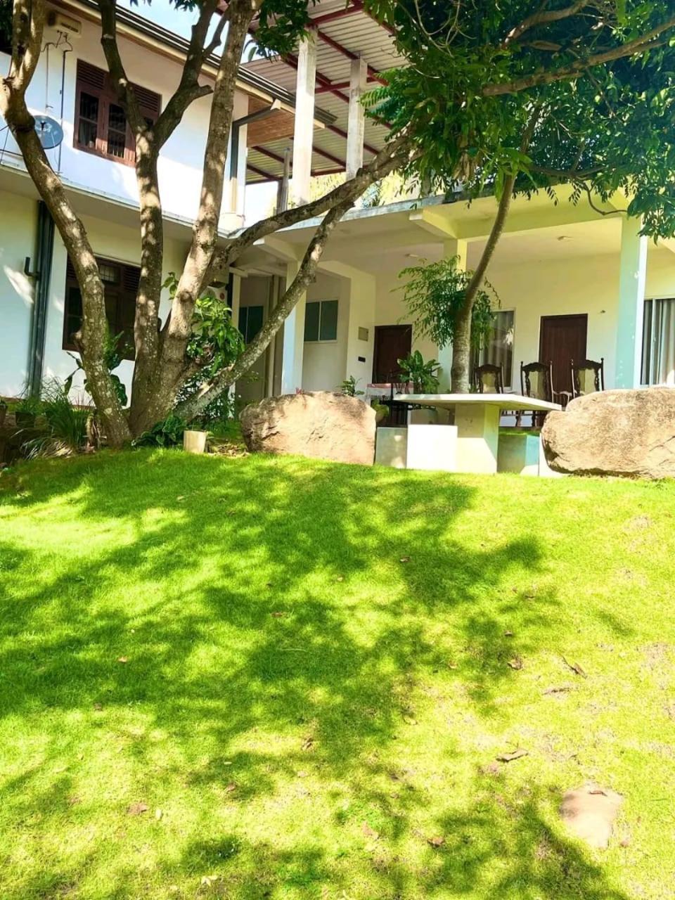 Golden Residence Anuradhapura Ngoại thất bức ảnh