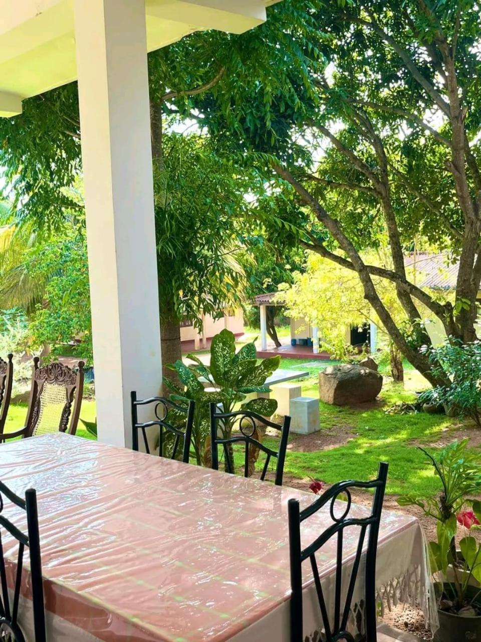 Golden Residence Anuradhapura Ngoại thất bức ảnh
